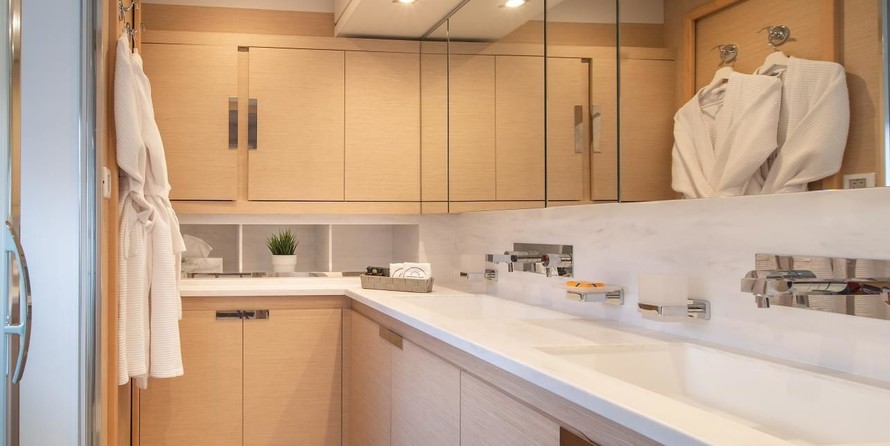 Fountaine Pajot Alegria 67