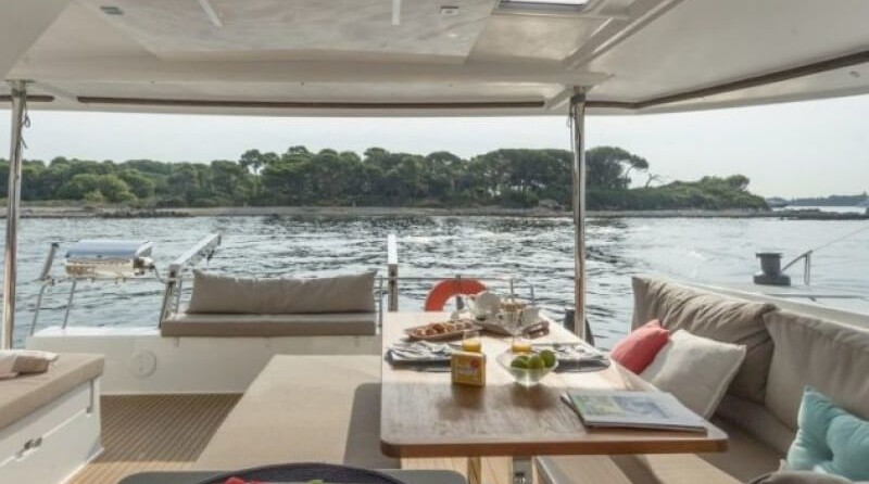 Fountaine Pajot Helia 44