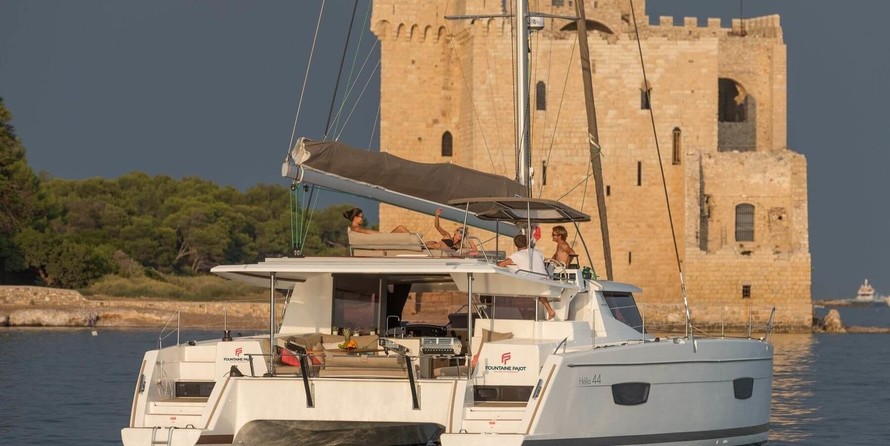 Fountaine Pajot Helia 44