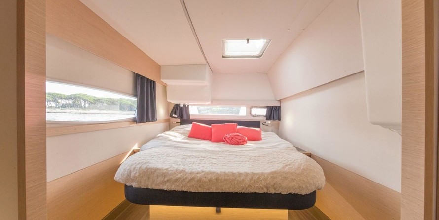 Fountaine Pajot Helia 44