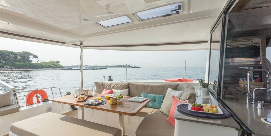 Fountaine Pajot Helia 44