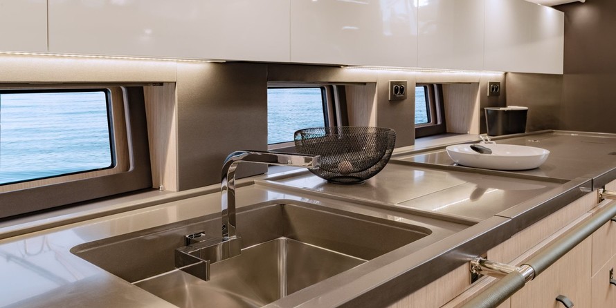 Beneteau Oceanis Yacht 62