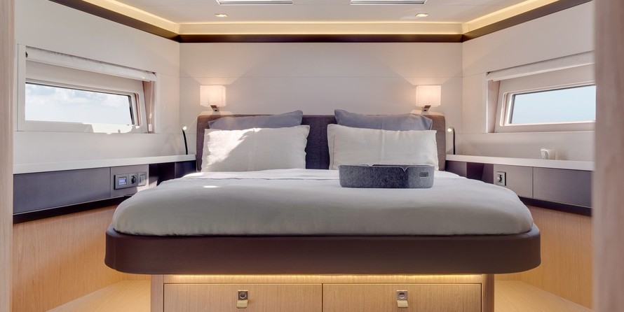 Beneteau Oceanis Yacht 62