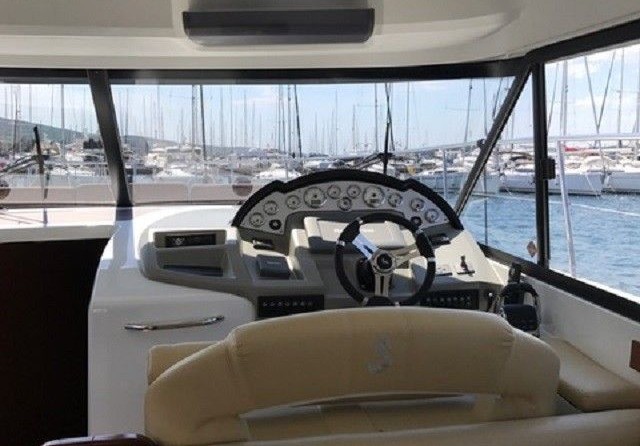 Beneteau Antares 42