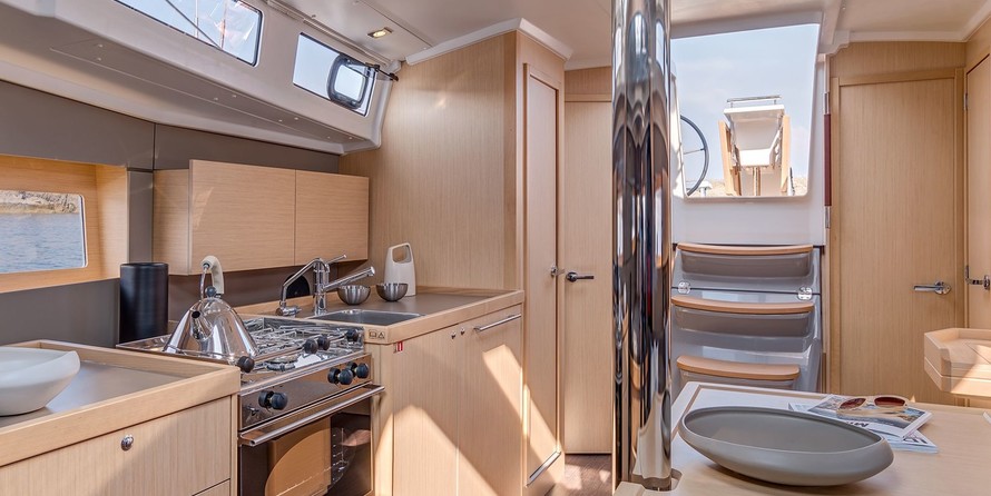 Beneteau Oceanis 38