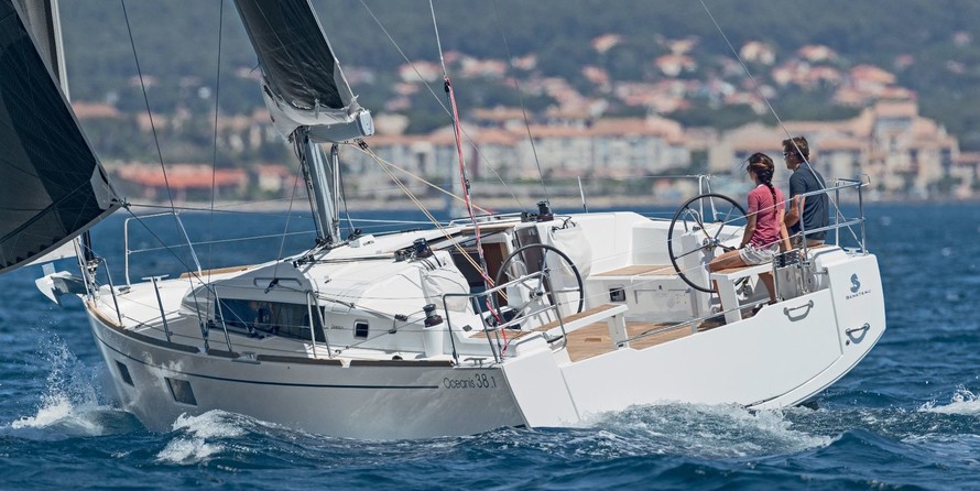 Beneteau Oceanis 38