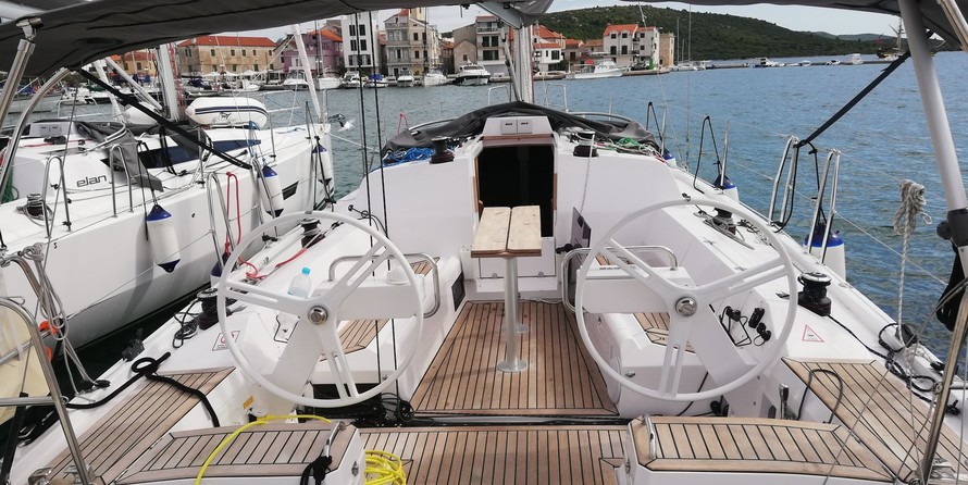 Elan E4