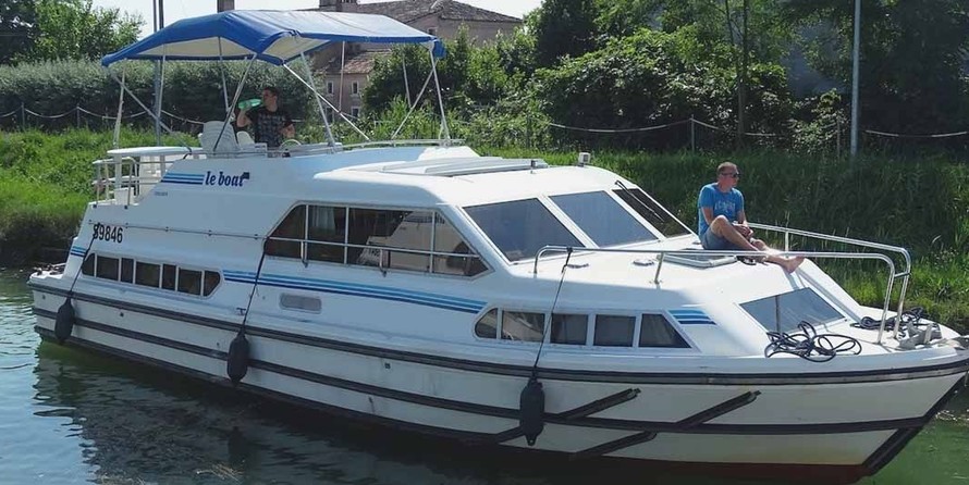 Le Boat Crusader