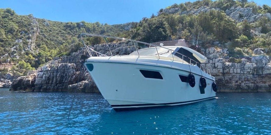 Ferretti 450