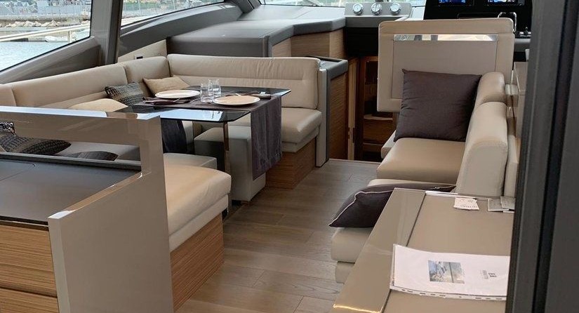 Ferretti 450
