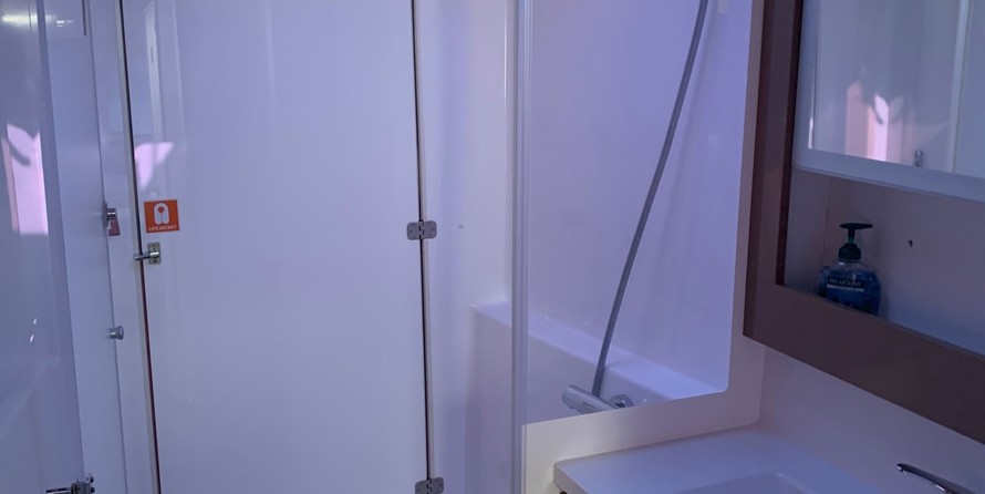 Fountaine Pajot Lucia 40
