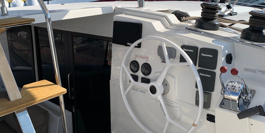 Fountaine Pajot Lucia 40