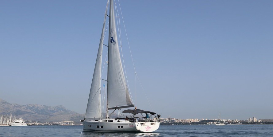 Hanse 548