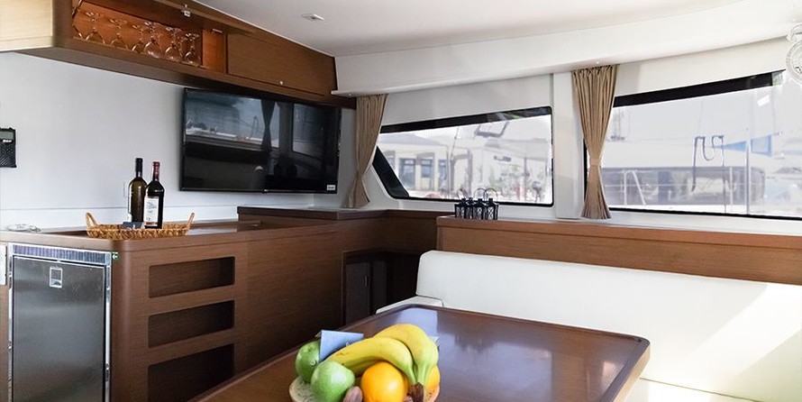 Lagoon 42