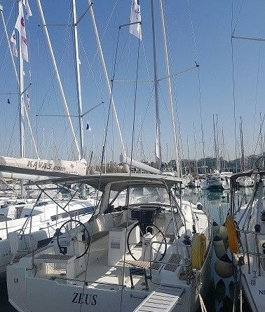 Beneteau Oceanis 38