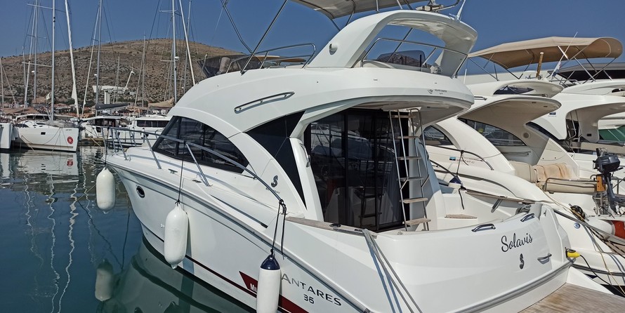 Beneteau Antares 36