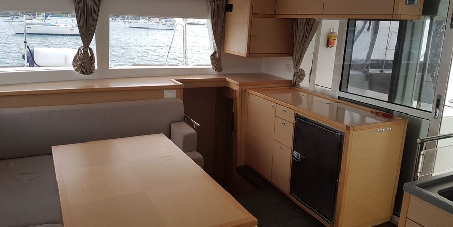 Lagoon 450 F