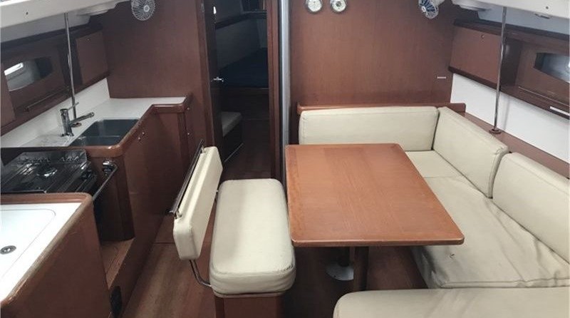 Beneteau Oceanis 43