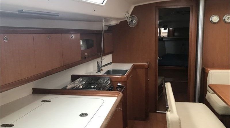 Beneteau Oceanis 43
