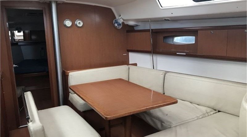 Beneteau Oceanis 43