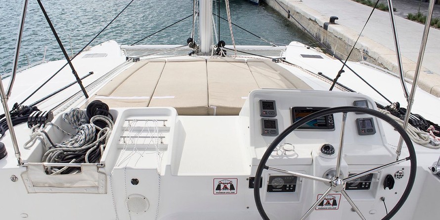 Lagoon 450 F