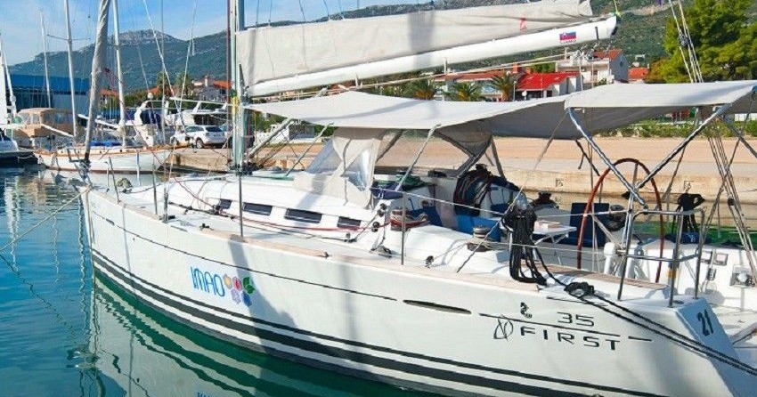 Beneteau First 35