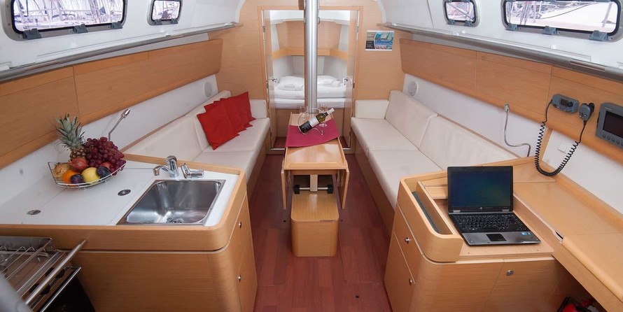 Beneteau First 35