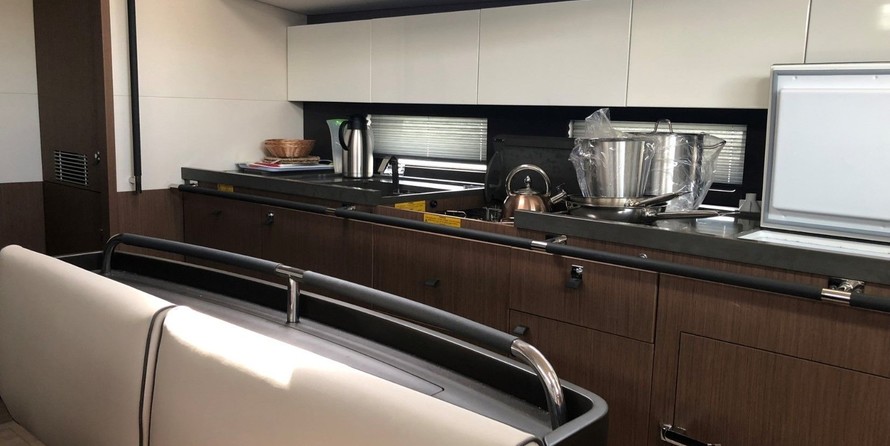 Beneteau Oceanis Yacht 62