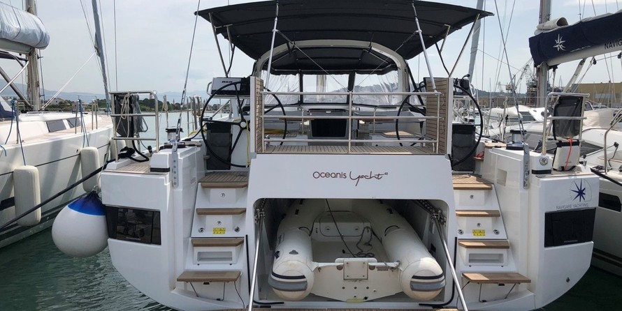 Beneteau Oceanis Yacht 62