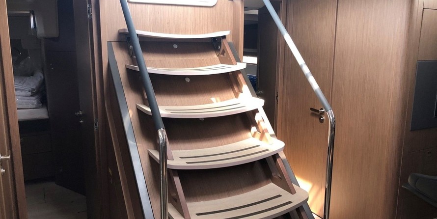 Beneteau Oceanis Yacht 62