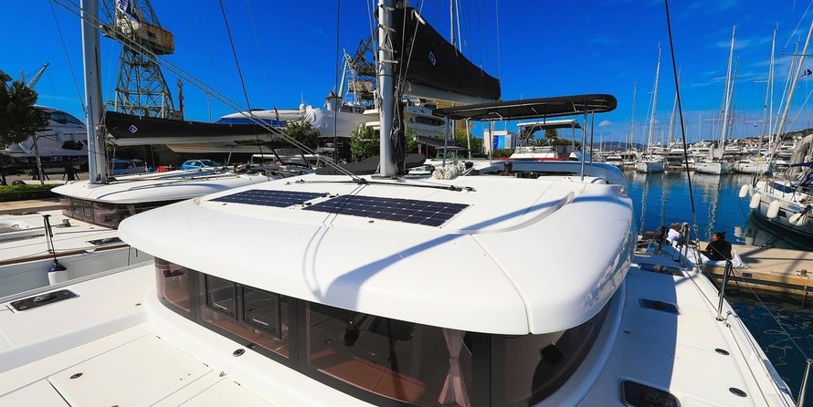 Lagoon 42
