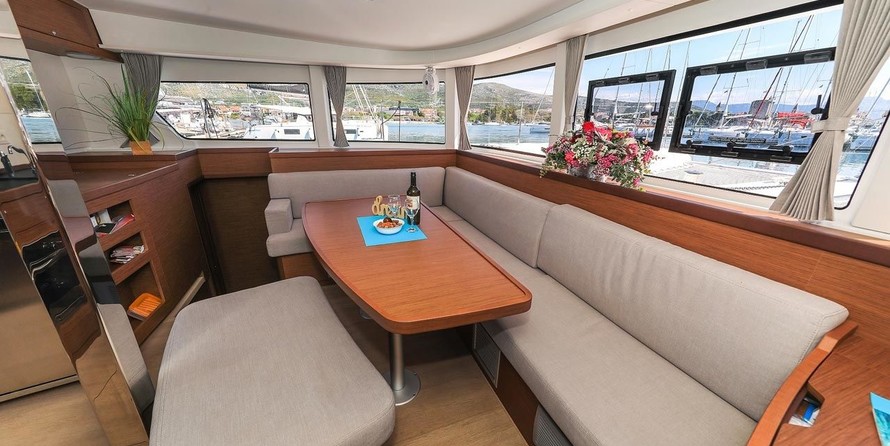 Lagoon 42