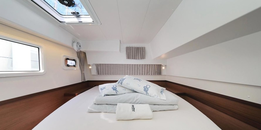Lagoon 42