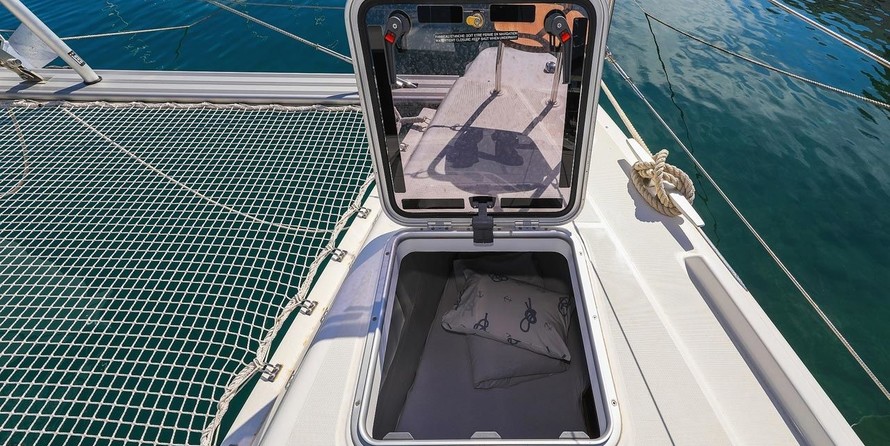 Lagoon 42