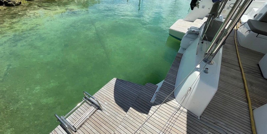 Lagoon 42