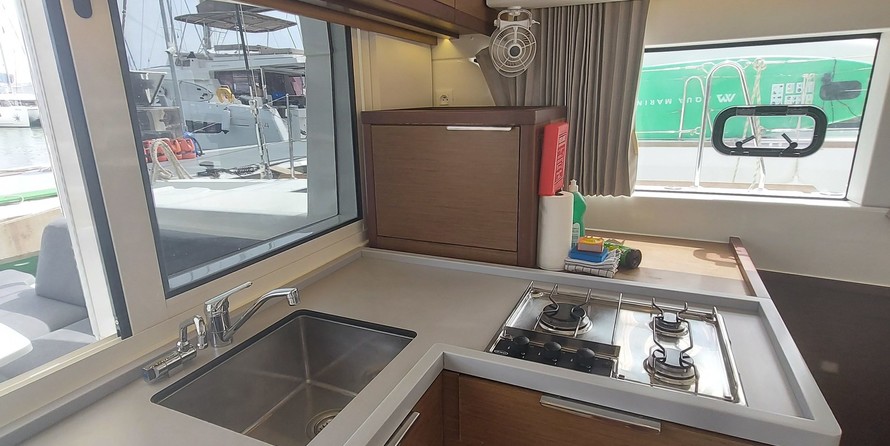 Lagoon 40