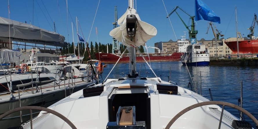 Hanse 348