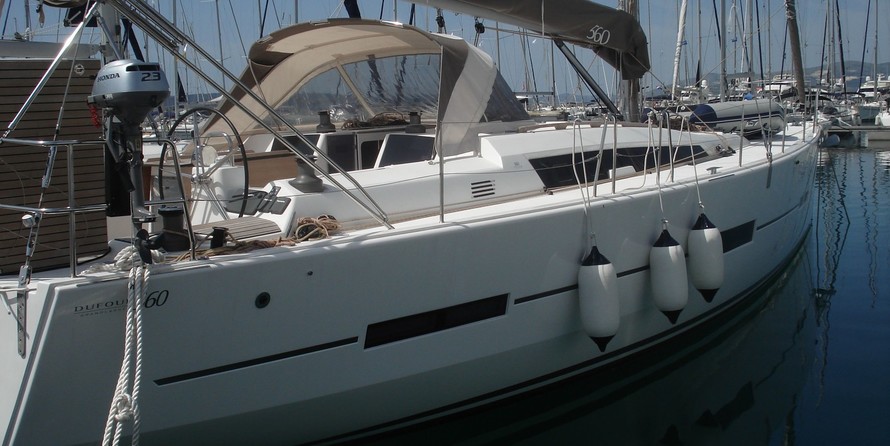 Dufour 560