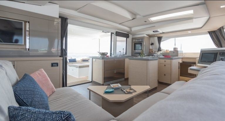 Fountaine Pajot Saona 47