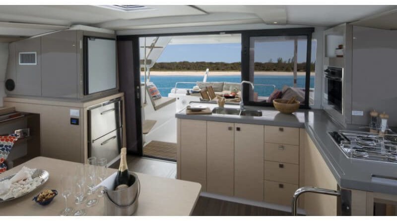 Fountaine Pajot Lucia 40