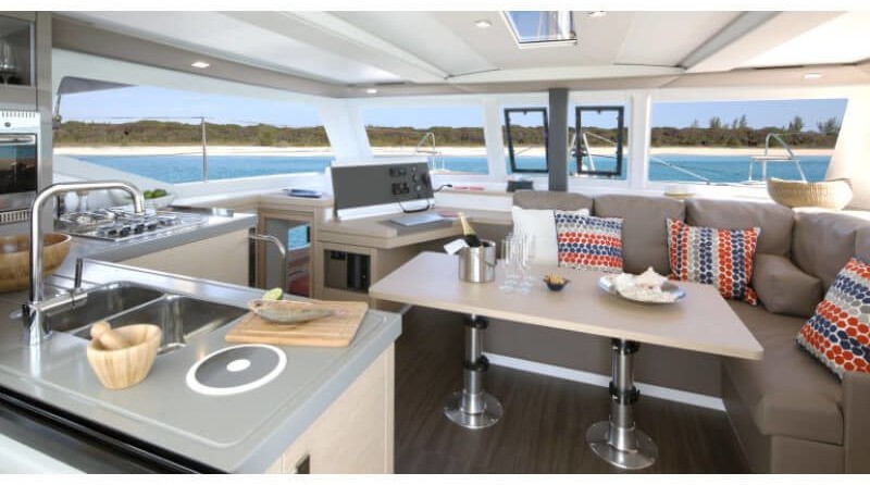 Fountaine Pajot Lucia 40