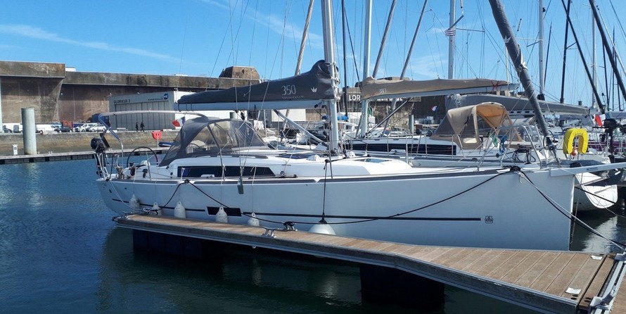 Dufour 350