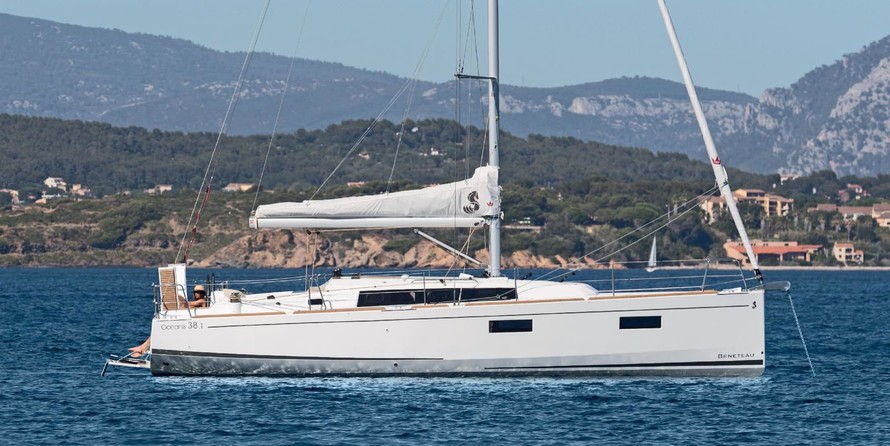 Beneteau Oceanis 38