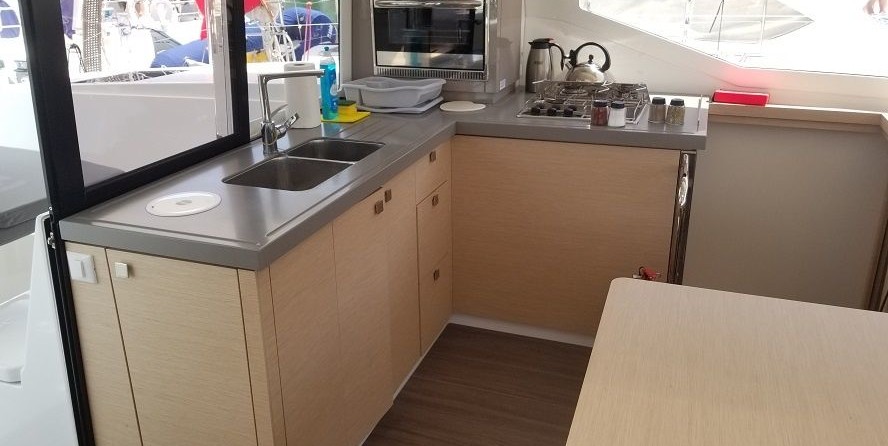 Fountaine Pajot Lucia 40