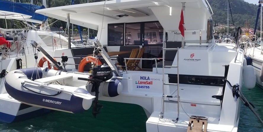 Fountaine Pajot Lucia 40