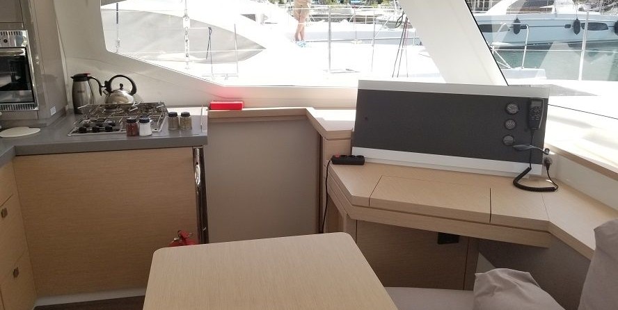 Fountaine Pajot Lucia 40