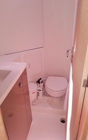 Fountaine Pajot Lucia 40