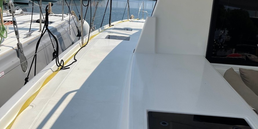 Fountaine Pajot Lucia 40