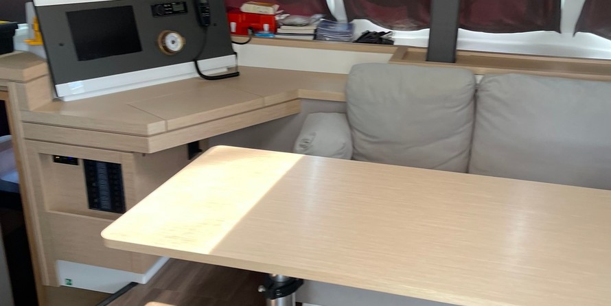 Fountaine Pajot Lucia 40