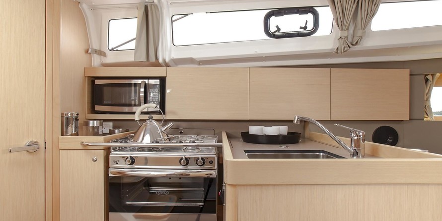 Beneteau Oceanis 35